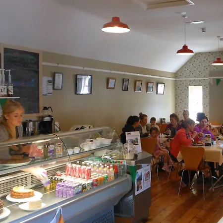 Loughcrew Megalithic Хостел *